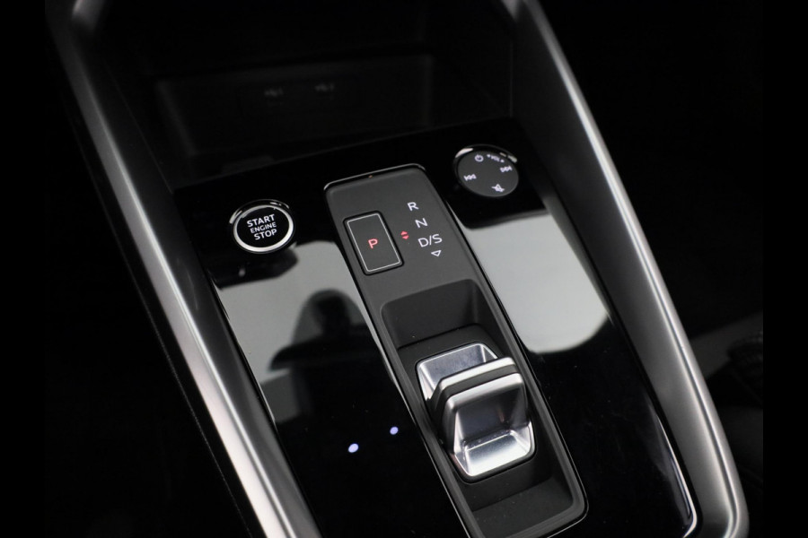 Audi A3 Sportback 35 TFSI S edition 150 pk S-tronic | Verlengde garantie | Navigatie | Trekhaak (afneembaar) | Parkeersensoren achter | Adaptieve cruise control | Audi A3 Sportback 35 TFSI S edition 150 pk S-tronic | Verlengde garantie | Navigatie | Trekhaak (afneembaar) | Parkeersensoren achter | Adaptieve cruise control |