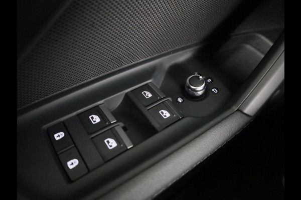 Audi A3 Sportback 35 TFSI S edition 150 pk S-tronic | Verlengde garantie | Navigatie | Trekhaak (afneembaar) | Parkeersensoren achter | Adaptieve cruise control | Audi A3 Sportback 35 TFSI S edition 150 pk S-tronic | Verlengde garantie | Navigatie | Trekhaak (afneembaar) | Parkeersensoren achter | Adaptieve cruise control |