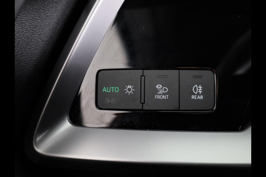 Audi A3 Sportback 35 TFSI S edition 150 pk S-tronic | Verlengde garantie | Navigatie | Trekhaak (afneembaar) | Parkeersensoren achter | Adaptieve cruise control | Audi A3 Sportback 35 TFSI S edition 150 pk S-tronic | Verlengde garantie | Navigatie | Trekhaak (afneembaar) | Parkeersensoren achter | Adaptieve cruise control |