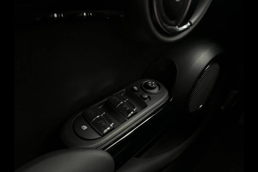 MINI Mini 1.5 Cooper Business Edition NL AUTO | LEDER | CAMERA | DEALER ONDERH | CARPLAY |