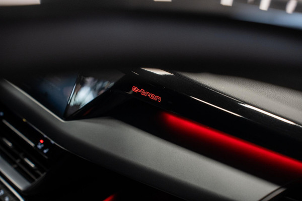 Audi e-tron GT GT 93 kWh *Luchtvering / BTW / Panorama / Warmtepomp / Surround-view / Keyless* Audi e-tron GT GT 93 kWh *Luchtvering / BTW / Panorama / Warmtepomp / Surround-view / Keyless*