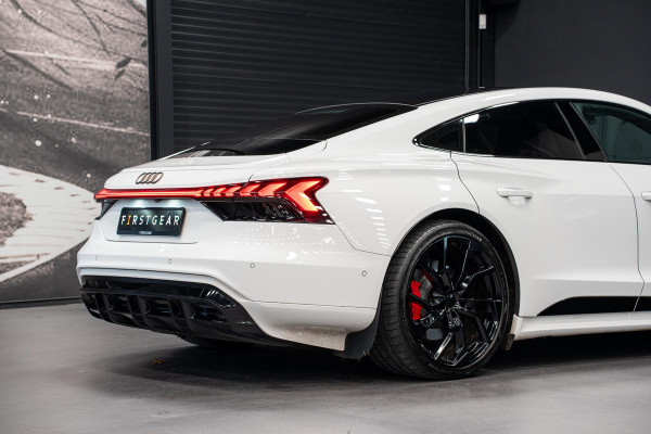 Audi e-tron GT GT 93 kWh *Luchtvering / BTW / Panorama / Warmtepomp / Surround-view / Keyless* Audi e-tron GT GT 93 kWh *Luchtvering / BTW / Panorama / Warmtepomp / Surround-view / Keyless*