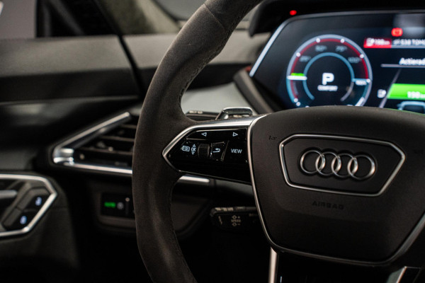 Audi e-tron GT GT 93 kWh *Luchtvering / BTW / Panorama / Warmtepomp / Surround-view / Keyless* Audi e-tron GT GT 93 kWh *Luchtvering / BTW / Panorama / Warmtepomp / Surround-view / Keyless*