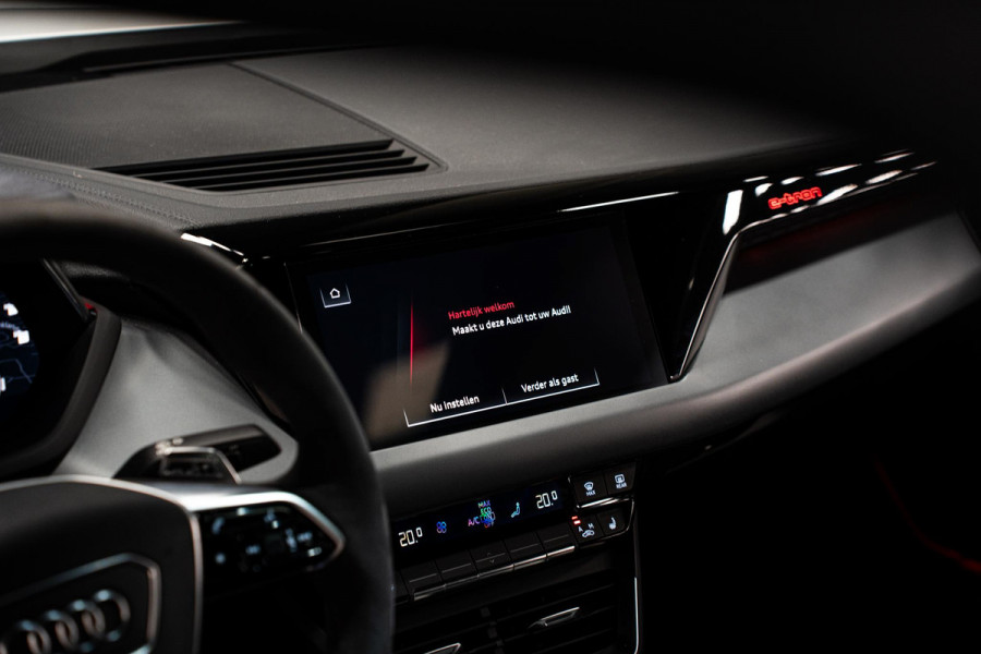 Audi e-tron GT GT 93 kWh *Luchtvering / BTW / Panorama / Warmtepomp / Surround-view / Keyless* Audi e-tron GT GT 93 kWh *Luchtvering / BTW / Panorama / Warmtepomp / Surround-view / Keyless*