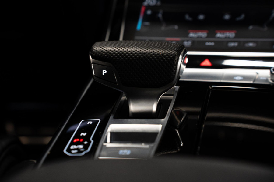 Audi Q8 55 TFSI quattro Pro Line Plus *Bang & Olufsen Advanced / Vierwiel-besturing / Soft-Close / Nachtzicht / Surround-View* Audi Q8 55 TFSI quattro Pro Line Plus *Bang & Olufsen Advanced / Vierwiel-besturing / Soft-Close / Nachtzicht / Surround-View*