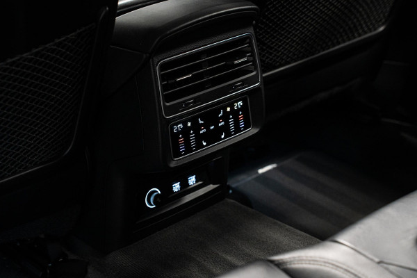 Audi Q8 55 TFSI quattro Pro Line Plus *Bang & Olufsen Advanced / Vierwiel-besturing / Soft-Close / Nachtzicht / Surround-View* Audi Q8 55 TFSI quattro Pro Line Plus *Bang & Olufsen Advanced / Vierwiel-besturing / Soft-Close / Nachtzicht / Surround-View*