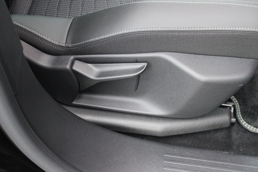 Peugeot 3008 1.2 Hybrid 145PK GT | ELEKTRISCH BEDIENBARE ACHTERKLEP | NAVIGATIE | DRAADLOZE APPLE CARPLAY/ANDROID AUTO | SFEER VERLICHTING | ACHTERUITRIJ CAMERA | PARKEERSENSOREN VOOR EN ACHTER | FULL LED KOPLAMPEN | KEYLESS ENTRY/START | ADAPTIVE CRUISE CONTROL | STOEL/STUUR VERWARMING | LICHTMETALEN VELGEN 19" | DAB+ RADIO | Peugeot 3008 1.2 Hybrid 145PK GT | ELEKTRISCH BEDIENBARE ACHTERKLEP | NAVIGATIE | DRAADLOZE APPLE CARPLAY/ANDROID AUTO | SFEER VERLICHTING | ACHTERUITRIJ CAMERA | PARKEERSENSOREN VOOR EN ACHTER | FULL LED KOPLAMPEN | KEYLESS ENTRY/START | ADAPTIVE CRUISE CONTROL | STOEL/STUUR VERWARMING | LICHTMETALEN VELGEN 19" | DAB+ RADIO |