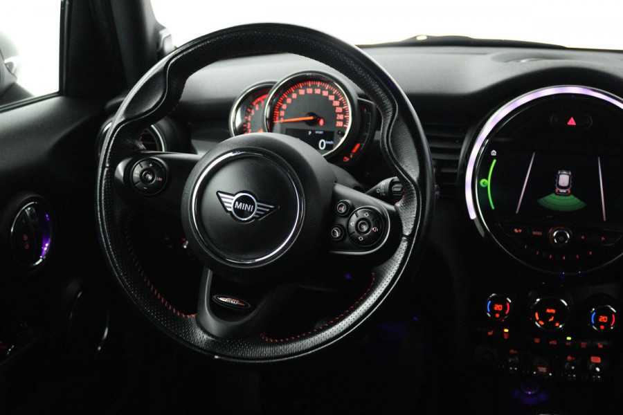 MINI Mini 1.5 Cooper Business Edition (PANORAMADAK, STOELVERWARMING, H&K AUDIO, SFEERVERLICHTING, CARPLAY NAVIGATIE, SENSOREN)