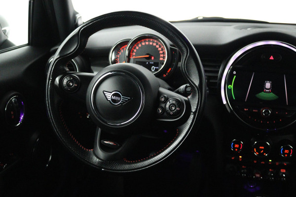MINI Mini 1.5 Cooper Business Edition (PANORAMADAK, STOELVERWARMING, H&K AUDIO, SFEERVERLICHTING, CARPLAY NAVIGATIE, SENSOREN)