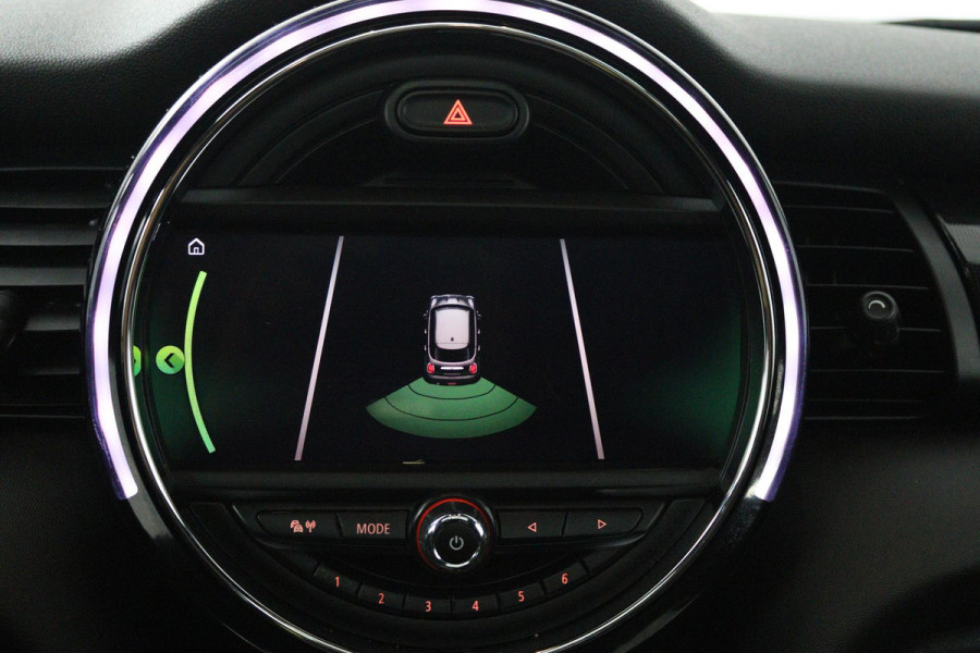 MINI Mini 1.5 Cooper Business Edition (PANORAMADAK, STOELVERWARMING, H&K AUDIO, SFEERVERLICHTING, CARPLAY NAVIGATIE, SENSOREN)