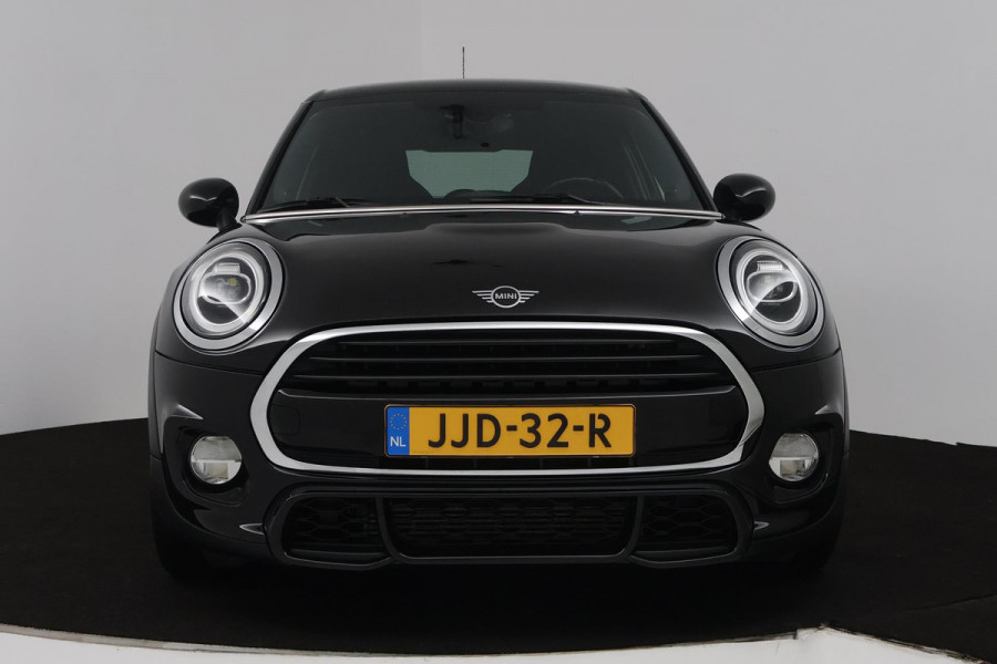 MINI Mini 1.5 Cooper Business Edition (PANORAMADAK, STOELVERWARMING, H&K AUDIO, SFEERVERLICHTING, CARPLAY NAVIGATIE, SENSOREN)