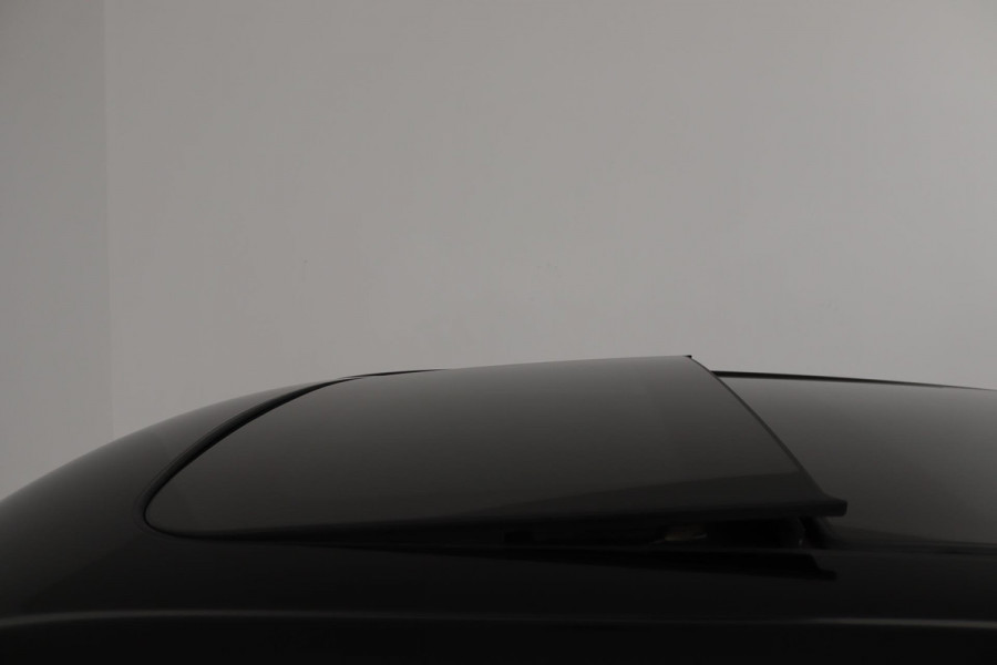 MINI Mini 1.5 Cooper Business Edition (PANORAMADAK, STOELVERWARMING, H&K AUDIO, SFEERVERLICHTING, CARPLAY NAVIGATIE, SENSOREN)