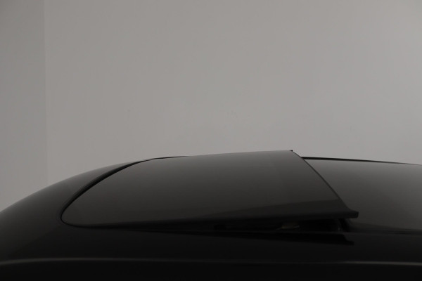 MINI Mini 1.5 Cooper Business Edition (PANORAMADAK, STOELVERWARMING, H&K AUDIO, SFEERVERLICHTING, CARPLAY NAVIGATIE, SENSOREN)