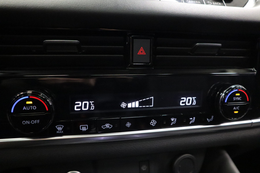 Nissan QASHQAI 1.3 MHEV Xtronic Premiere Edition Panoramadak 18"lmv 1800kg Trekgewicht!