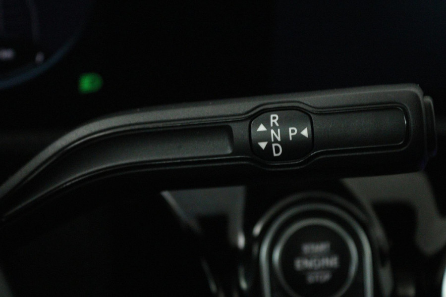 Mercedes-Benz A-Klasse 250 e Business Solution AMG Limited (PANORAMADAK, SFEERVERLICHTING, STOELVERWARMING, ACHTERUITRIJCAMERA)