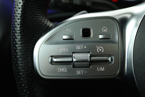 Mercedes-Benz A-Klasse 250 e Business Solution AMG Limited (PANORAMADAK, SFEERVERLICHTING, STOELVERWARMING, ACHTERUITRIJCAMERA)
