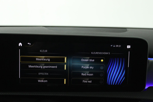 Mercedes-Benz A-Klasse 250 e Business Solution AMG Limited (PANORAMADAK, SFEERVERLICHTING, STOELVERWARMING, ACHTERUITRIJCAMERA)