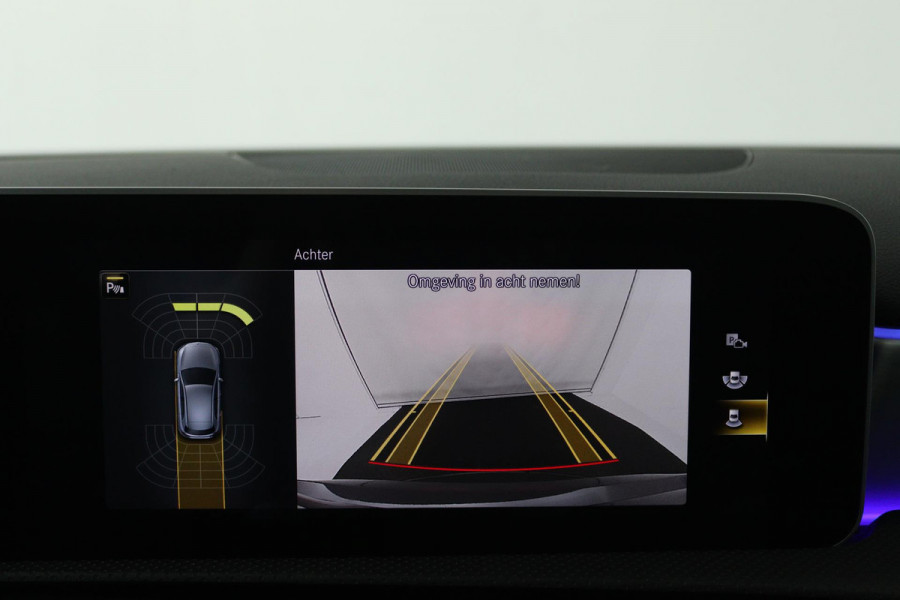 Mercedes-Benz A-Klasse 250 e Business Solution AMG Limited (PANORAMADAK, SFEERVERLICHTING, STOELVERWARMING, ACHTERUITRIJCAMERA)