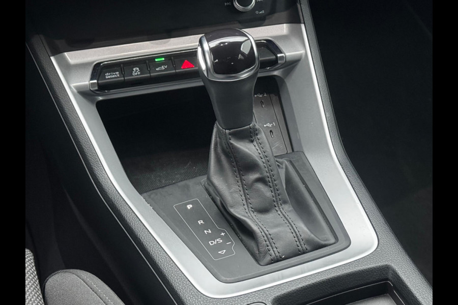 Audi Q3 Sportback 45TFSIe ADVANCE EDITION ADAPTIVE CRUISE CARPLAY EERSTE EIGENAAR NAP BTW Audi Q3 Sportback 45TFSIe ADVANCE EDITION ADAPTIVE CRUISE CARPLAY EERSTE EIGENAAR NAP BTW