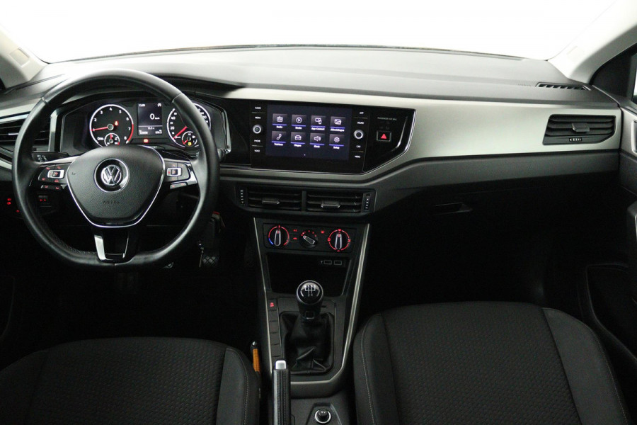 Volkswagen Polo 1.0 TSI Comfortline (CRUISE CONTROL ADAPTIEF, NAVIGATIE CARPLAY, BLUETOOTH) Volkswagen Polo 1.0 TSI Comfortline (CRUISE CONTROL ADAPTIEF, NAVIGATIE CARPLAY, BLUETOOTH)