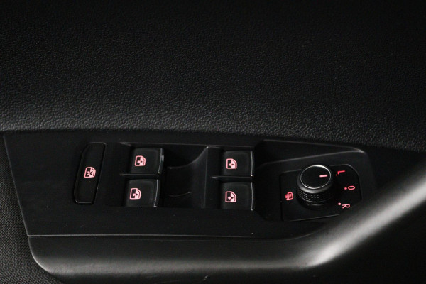 Volkswagen Polo 1.0 TSI Comfortline (CRUISE CONTROL ADAPTIEF, NAVIGATIE CARPLAY, BLUETOOTH) Volkswagen Polo 1.0 TSI Comfortline (CRUISE CONTROL ADAPTIEF, NAVIGATIE CARPLAY, BLUETOOTH)