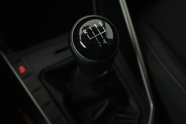 Volkswagen Polo 1.0 TSI Comfortline (CRUISE CONTROL ADAPTIEF, NAVIGATIE CARPLAY, BLUETOOTH) Volkswagen Polo 1.0 TSI Comfortline (CRUISE CONTROL ADAPTIEF, NAVIGATIE CARPLAY, BLUETOOTH)