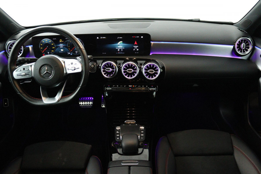 Mercedes-Benz A-Klasse 250 e Business Solution AMG Limited (PANORAMADAK, STOELVERWARMING, SFEERVERLICHTING, ELEKTR STOELEN)
