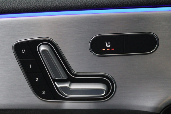 Mercedes-Benz A-Klasse 250 e Business Solution AMG Limited (PANORAMADAK, STOELVERWARMING, SFEERVERLICHTING, ELEKTR STOELEN)
