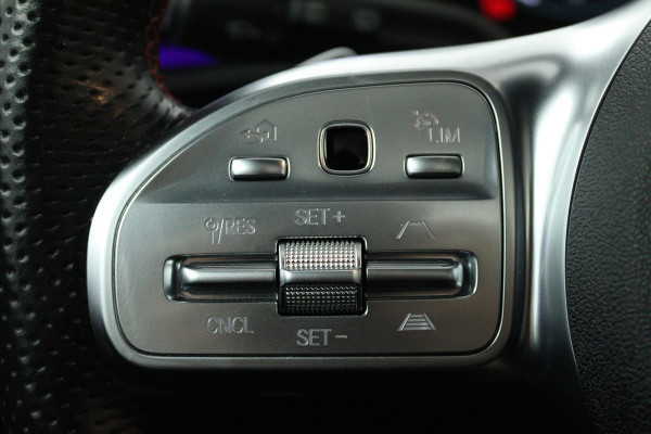 Mercedes-Benz A-Klasse 250 e Business Solution AMG Limited (PANORAMADAK, STOELVERWARMING, SFEERVERLICHTING, ELEKTR STOELEN)