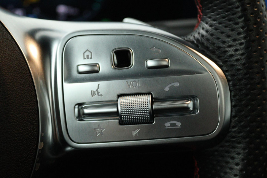 Mercedes-Benz A-Klasse 250 e Business Solution AMG Limited (PANORAMADAK, STOELVERWARMING, SFEERVERLICHTING, ELEKTR STOELEN)