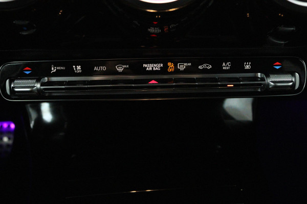 Mercedes-Benz A-Klasse 250 e Business Solution AMG Limited (PANORAMADAK, STOELVERWARMING, SFEERVERLICHTING, ELEKTR STOELEN)