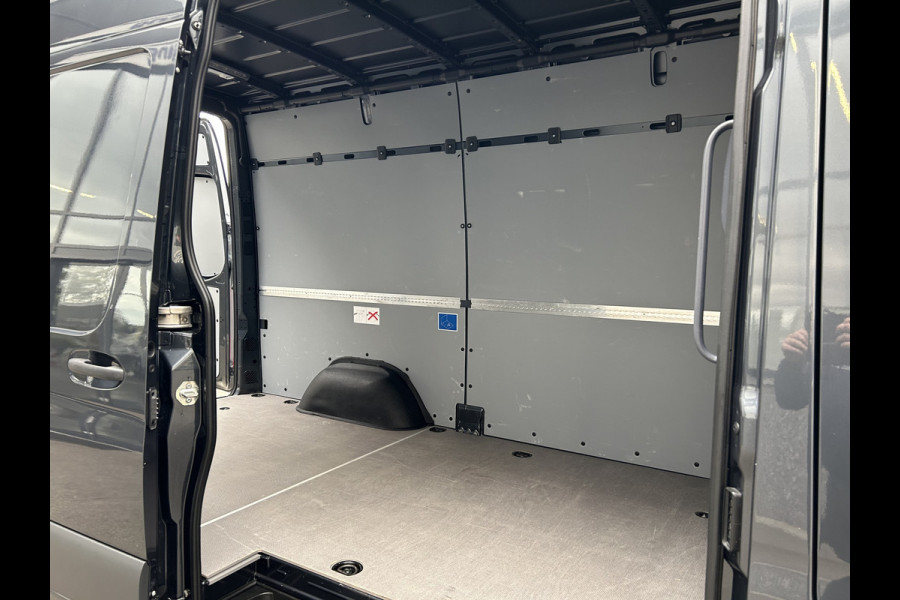 Mercedes-Benz Sprinter 317 CDI L2 H2 MBUX / Camera / Carplay navigatie / Cruise control / Airco Mercedes-Benz Sprinter 317 CDI L2 H2 MBUX / Camera / Carplay navigatie / Cruise control / Airco
