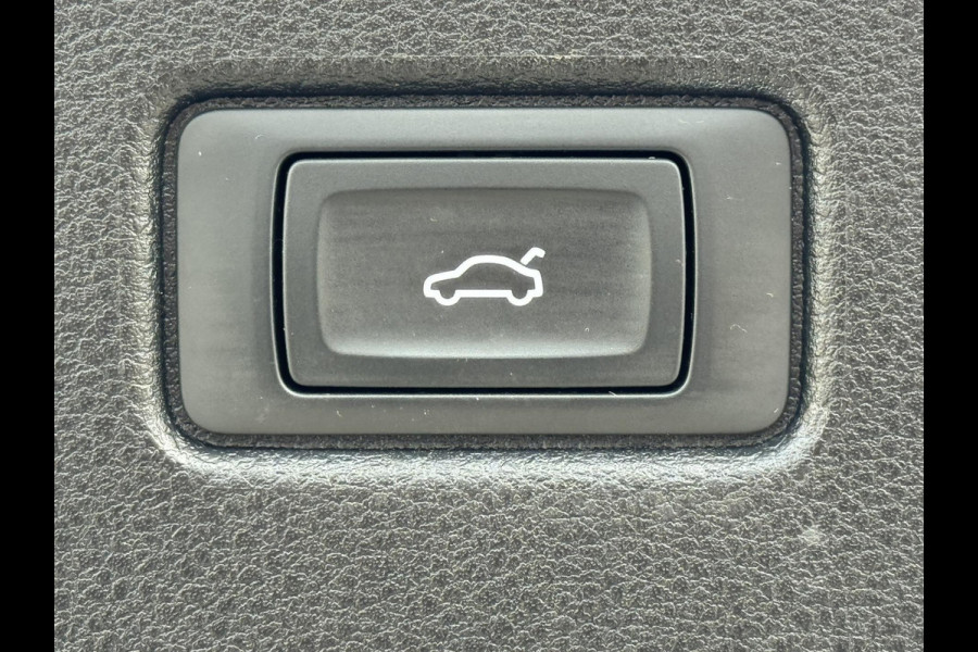 Audi Q5 Sportback 50 TFSI e S edition Competition Adaptive cruise Climate control Matrix LED Leer Panoramadak B&O Navigatie Audi Q5 Sportback 50 TFSI e S edition Competition Adaptive cruise Climate control Matrix LED Leer Panoramadak B&O Navigatie