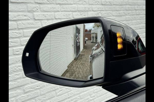 Audi Q5 Sportback 50 TFSI e S edition Competition Adaptive cruise Climate control Matrix LED Leer Panoramadak B&O Navigatie Audi Q5 Sportback 50 TFSI e S edition Competition Adaptive cruise Climate control Matrix LED Leer Panoramadak B&O Navigatie