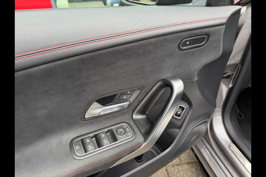 Mercedes-Benz CLA-Klasse AMG 35 4MATIC / panoramadak / facelift