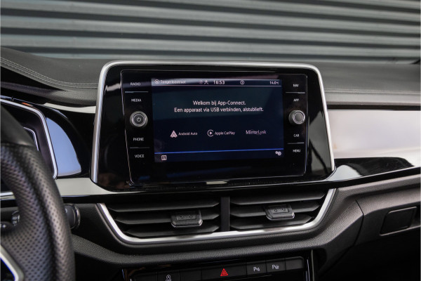 Volkswagen T-Roc 1.5 TSI R-Line -Pano-19''