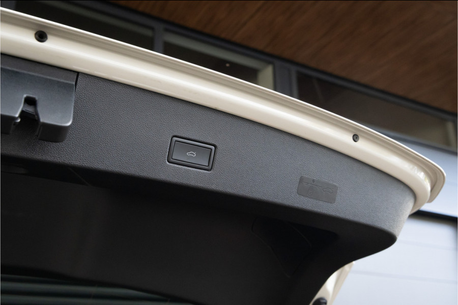 Volkswagen T-Roc 1.5 TSI R-Line -Pano-19''