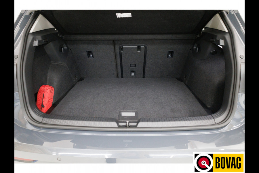 Volkswagen Golf 1.5 TSI Bus. Comf. Ed. 116 PK | Stoel & Stuurverw. | App. connect | Adap. Cruise | Extra getint glas v/a b-stijl | PDC V+ A | Draadloze tel. lader | All season banden