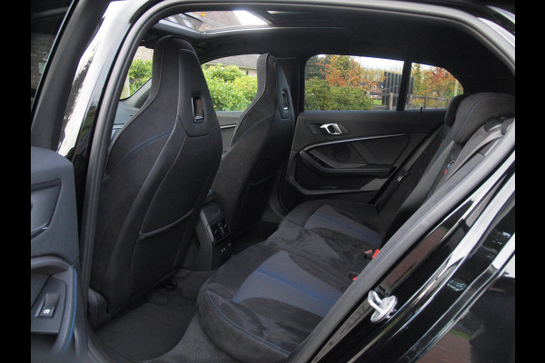 BMW 1-serie 118i Executive Edition | M Sport | Panoramadak | Camera | Schaalstoelen | Apple Carplay | Cruise Control |