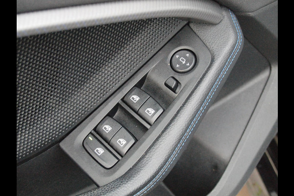 BMW 1-serie 118i Executive Edition | M Sport | Panoramadak | Camera | Schaalstoelen | Apple Carplay | Cruise Control |