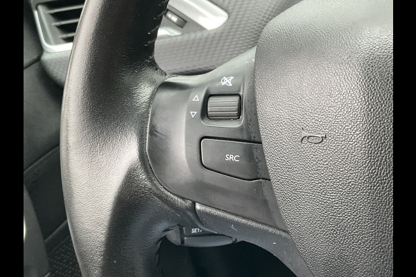 Peugeot 2008 1.2 111pk Blue Lion Clima Cruise Trekhaak Panoramadak Hoge zit Orig.NL