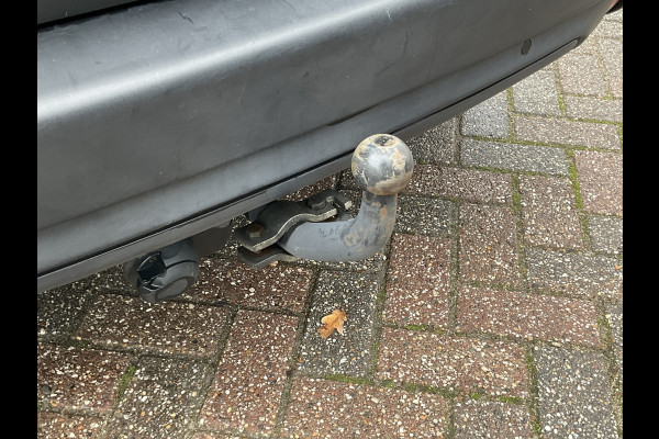 Peugeot 2008 1.2 111pk Blue Lion Clima Cruise Trekhaak Panoramadak Hoge zit Orig.NL