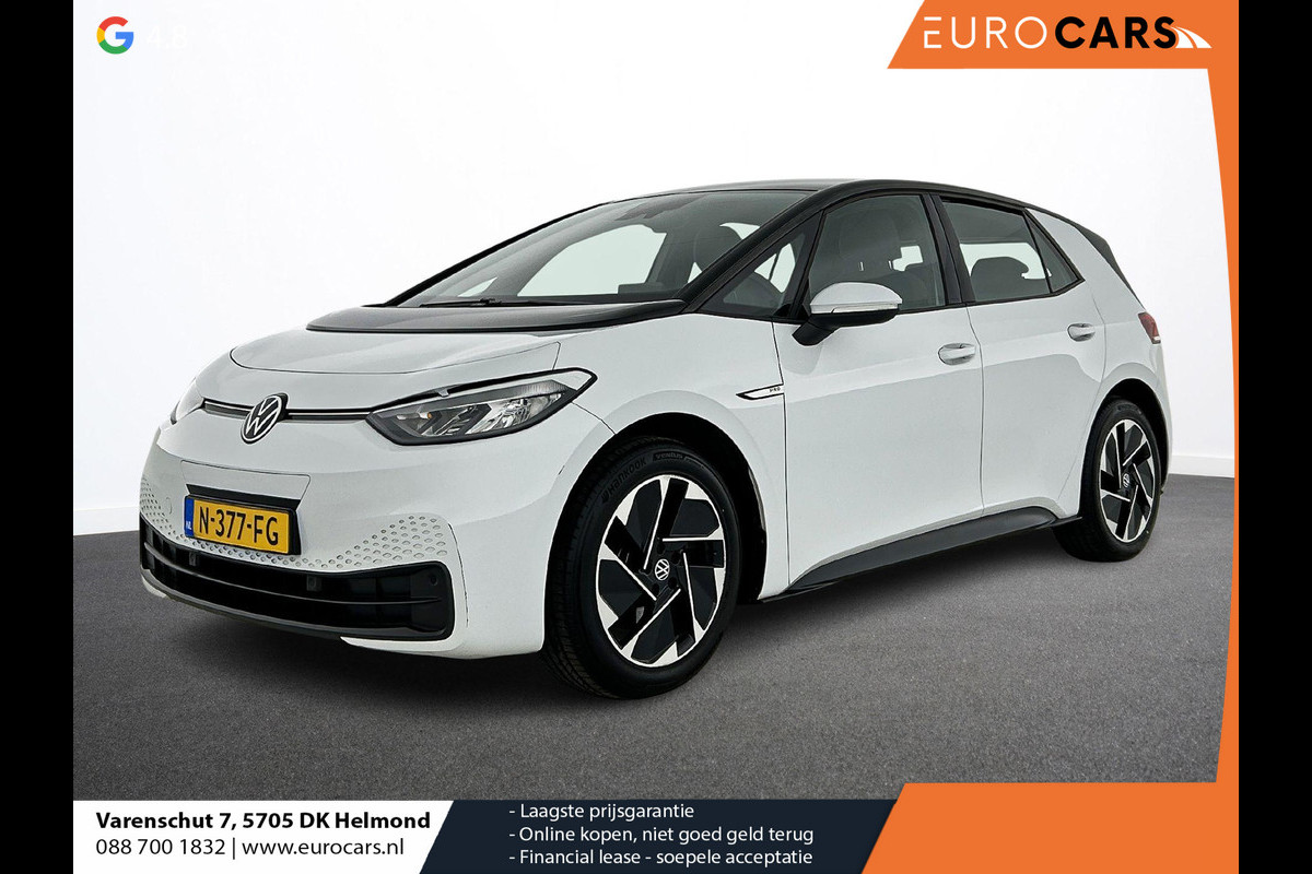 Volkswagen ID.3 Life 58 kWh Navigatie Apple Carplay/Android Auto Parkeersensoren Adaptive Cruise Control Stoel- en stuurverwarming Lichtmetalen velgen Climate Control