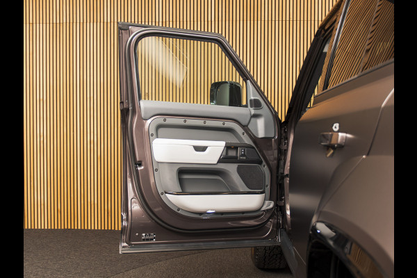 Land Rover Defender 110 4.4 P635 OCTA Edition PANO-20"-MERIDIAN