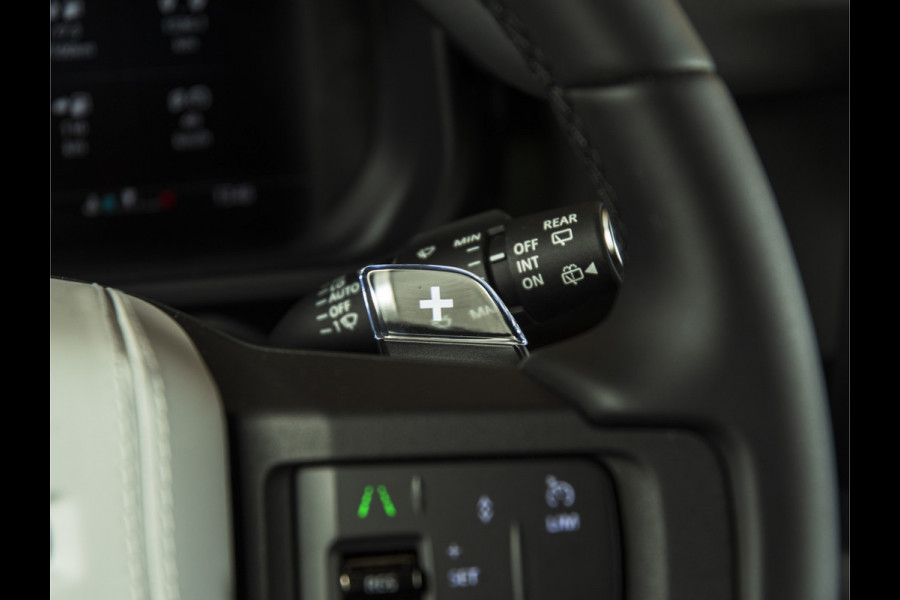 Land Rover Defender 110 4.4 P635 OCTA Edition PANO-20"-MERIDIAN