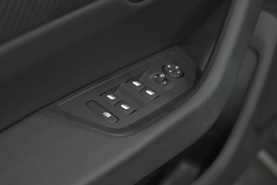 Peugeot 508 SW PureTech 130 EAT8 Allure Pack | Camera | Adaptieve Cruise Control | Dodehoekdetectie Peugeot 508 SW PureTech 130 EAT8 Allure Pack | Camera | Adaptieve Cruise Control | Dodehoekdetectie