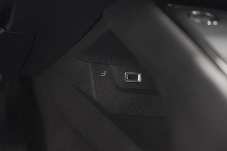 Peugeot 508 SW PureTech 130 EAT8 Allure Pack | Camera | Adaptieve Cruise Control | Dodehoekdetectie Peugeot 508 SW PureTech 130 EAT8 Allure Pack | Camera | Adaptieve Cruise Control | Dodehoekdetectie