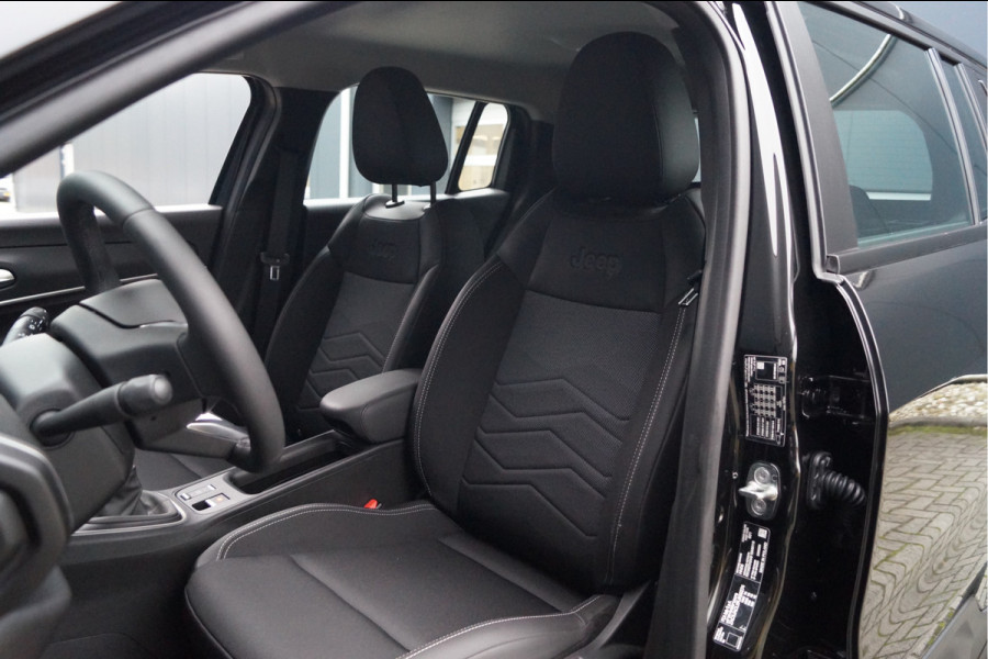 Jeep Avenger 1.2 Altitude | Stoelverwarming | Parkeersensoren voor en achter | Apple/Android CarPlay