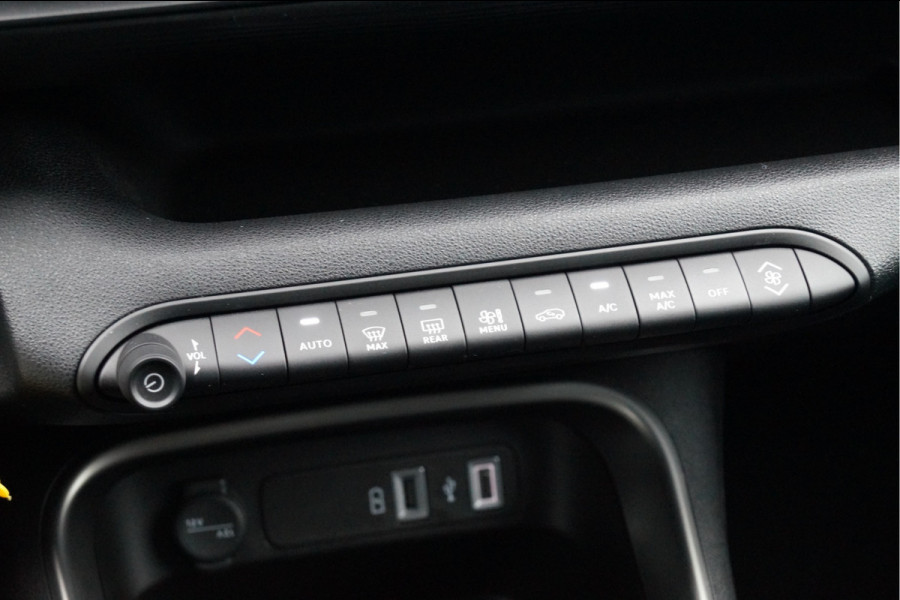 Jeep Avenger 1.2 Altitude | Stoelverwarming | Parkeersensoren voor en achter | Apple/Android CarPlay