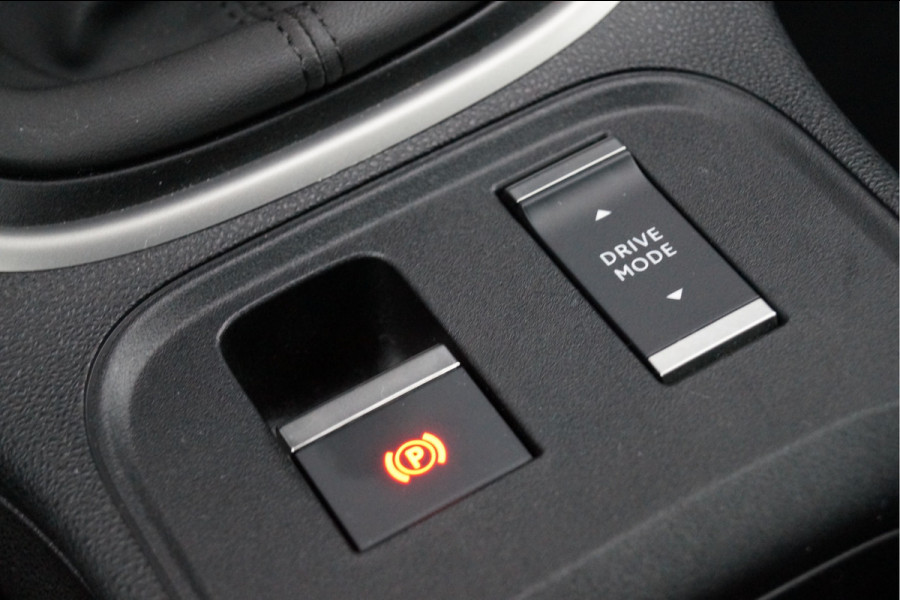 Jeep Avenger 1.2 Altitude | Stoelverwarming | Parkeersensoren voor en achter | Apple/Android CarPlay